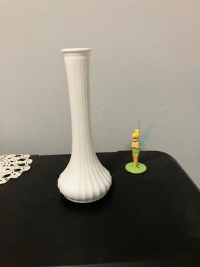 Vase milk glass  Hoosier  #4096